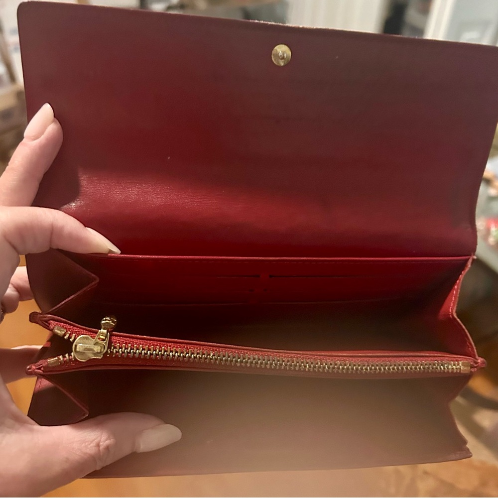 ✨ Louis Vuitton Vernis Sarah Wallet – Red Patent Leather ✨ - Picture 9 of 13